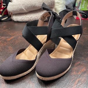 KELLY & KATIE espadrille stretchy strap wedge sandals